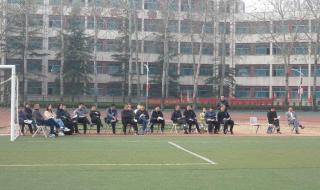 原地推铅球技巧 原地推铅球技巧